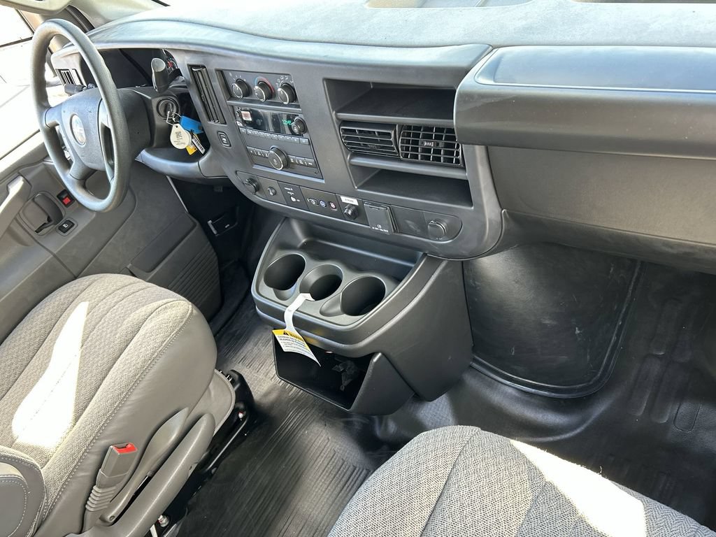 New 2025 GMC Savana 3500 w/ Power Convenience Package RWD image 28