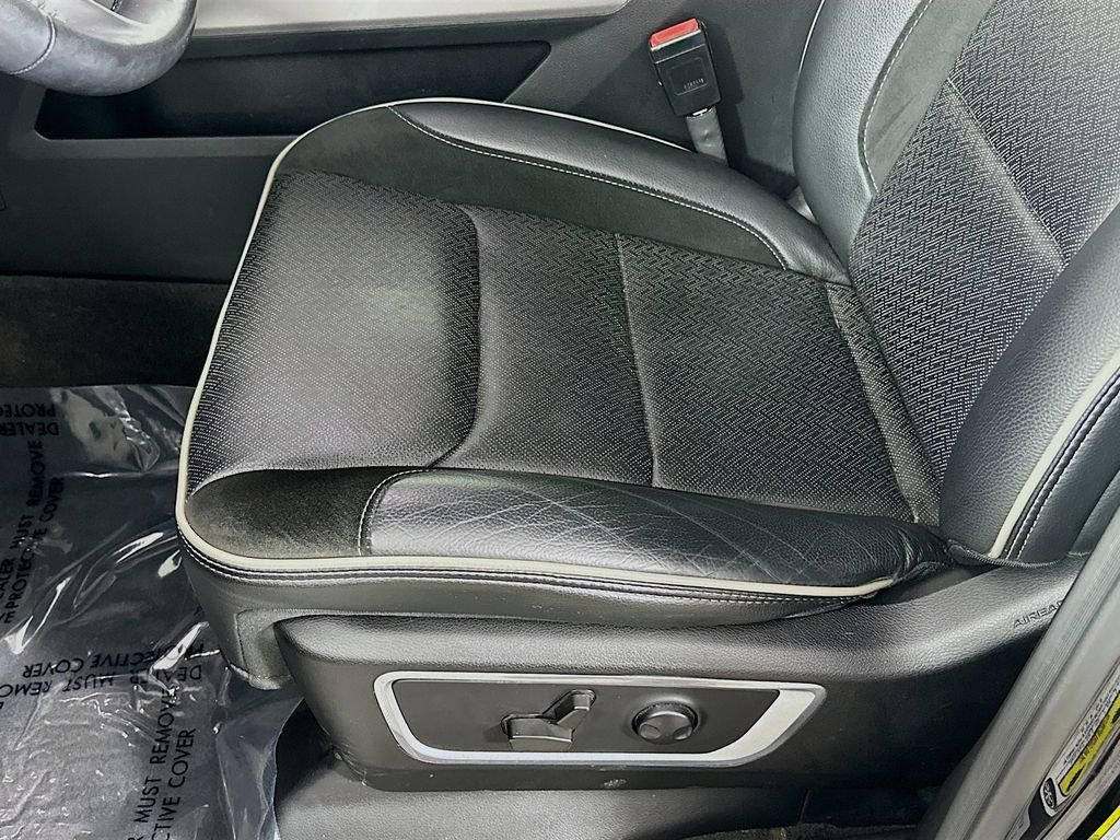 Certified 2022 RAM 1500 Laramie w/ Sport Appearance Package AWD/4WD image 29