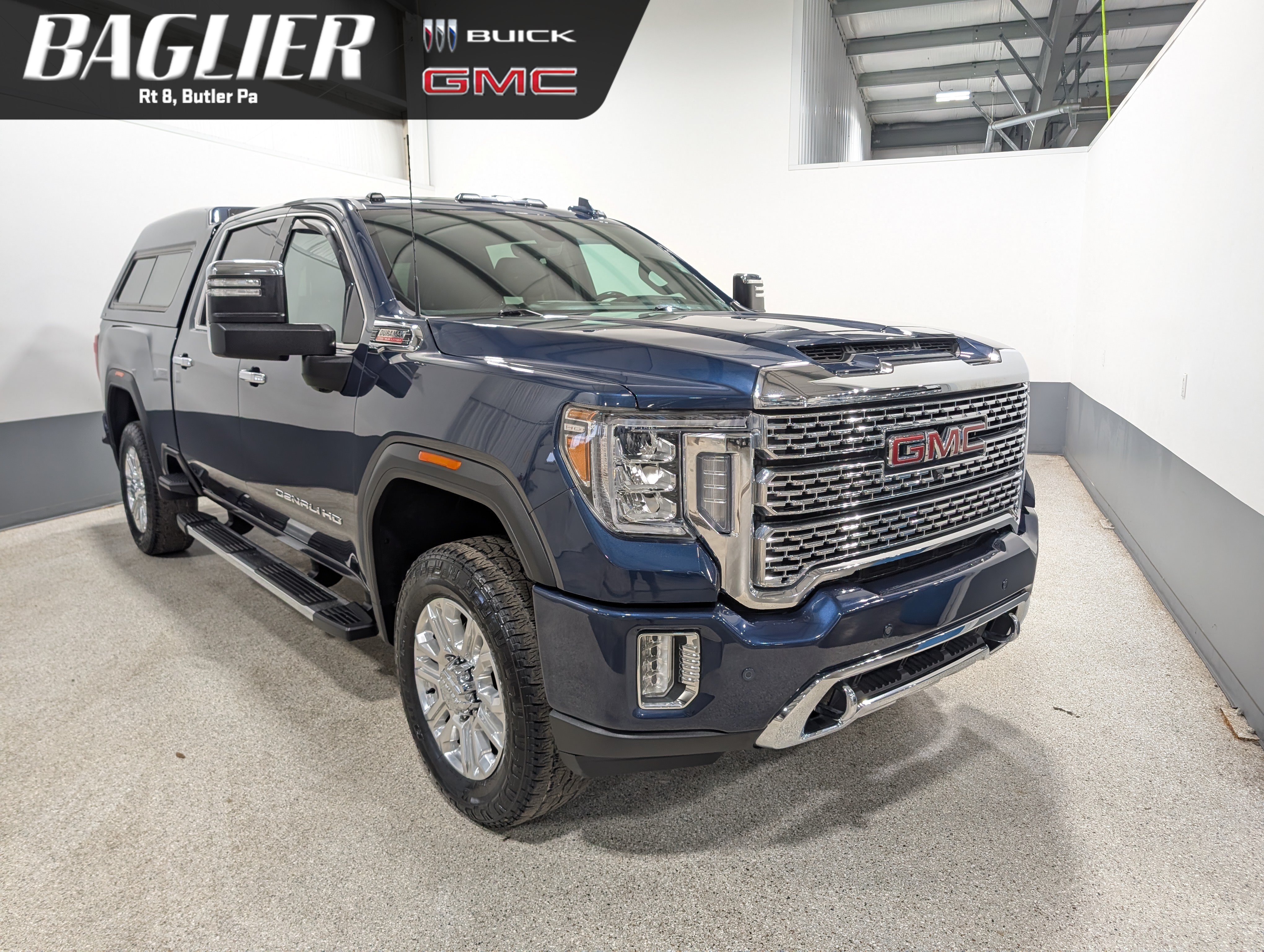 Used 2023 GMC Sierra 2500 Denali w/ Denali Ultimate Package AWD/4WD image 1