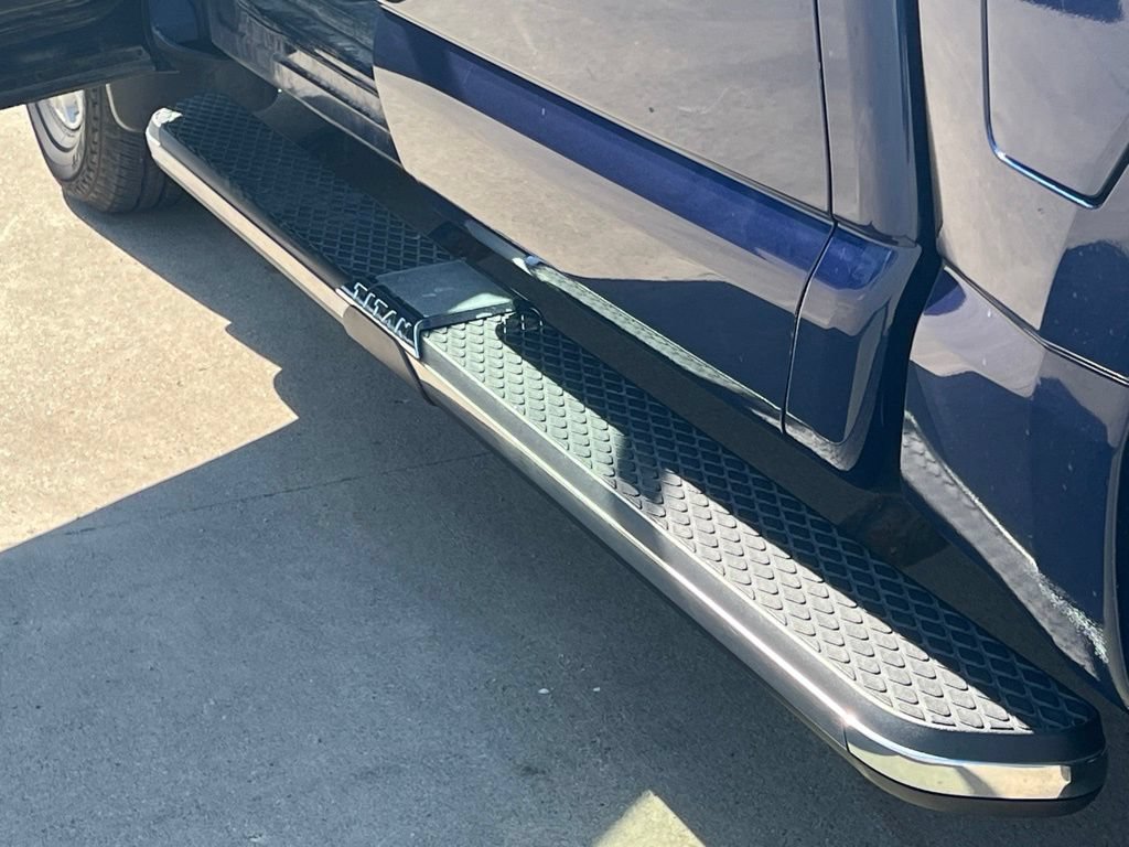 Used 2017 Nissan Titan SV AWD/4WD image 12