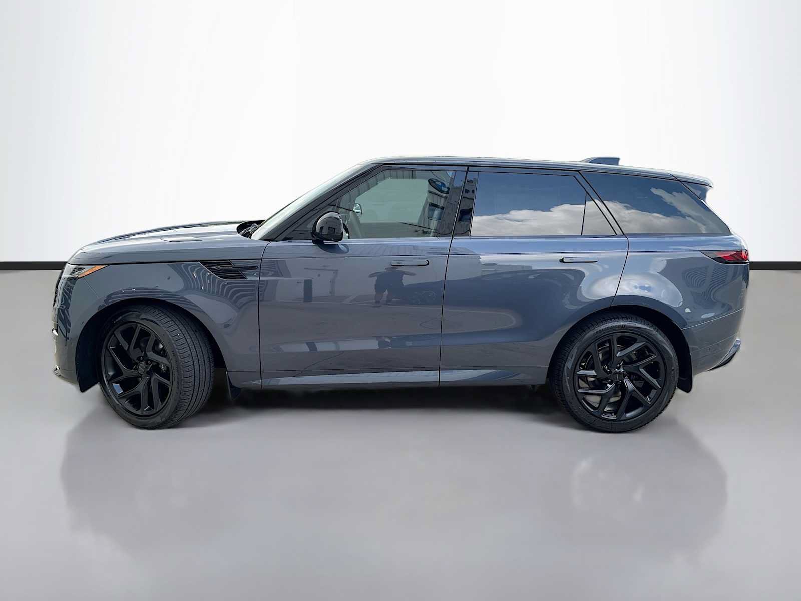 New 2026 Land Rover Range Rover Sport Dynamic SE AWD/4WD image 5