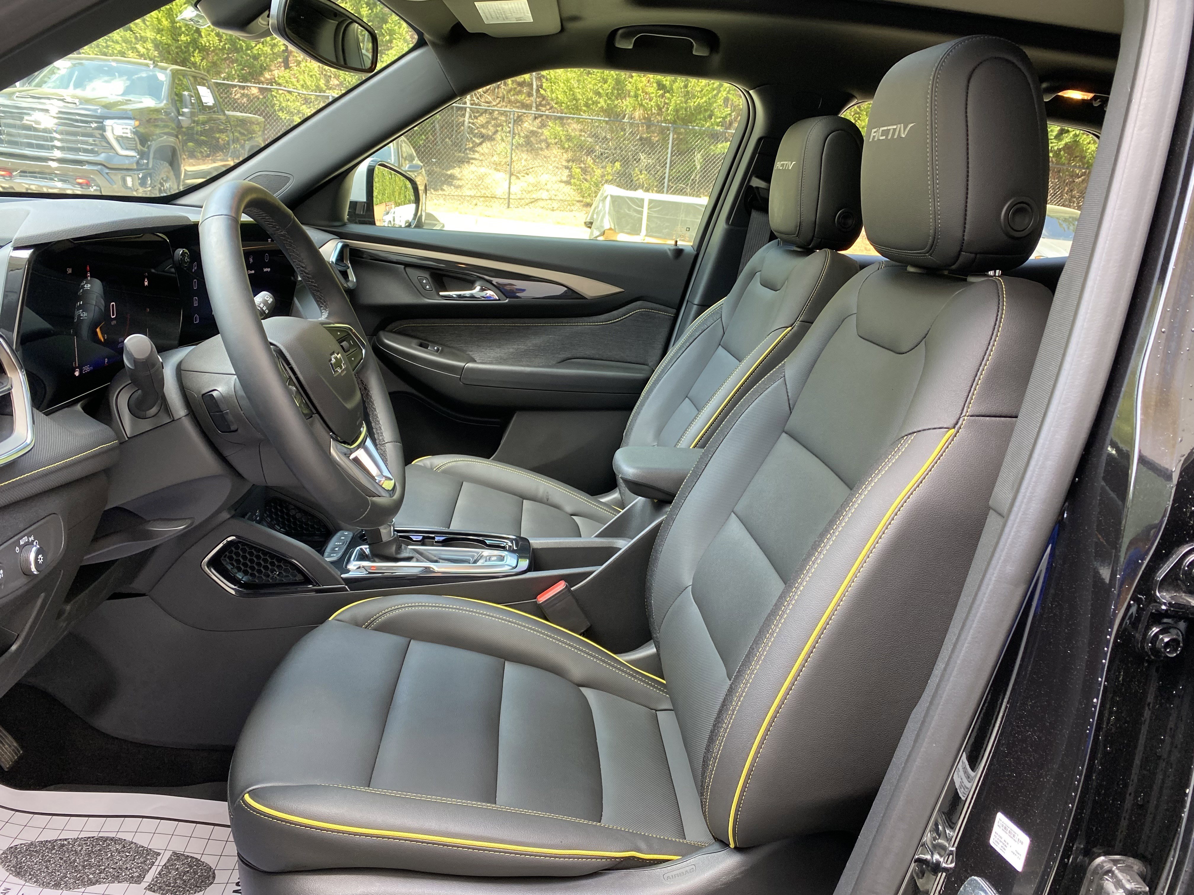 Used 2025 Chevrolet TrailBlazer ACTIV w/ Convenience Package image 16