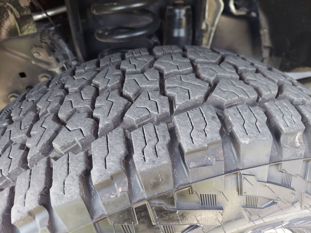 Used 2023 Ford F350 Lariat w/ Tremor Off-Road Package image 31