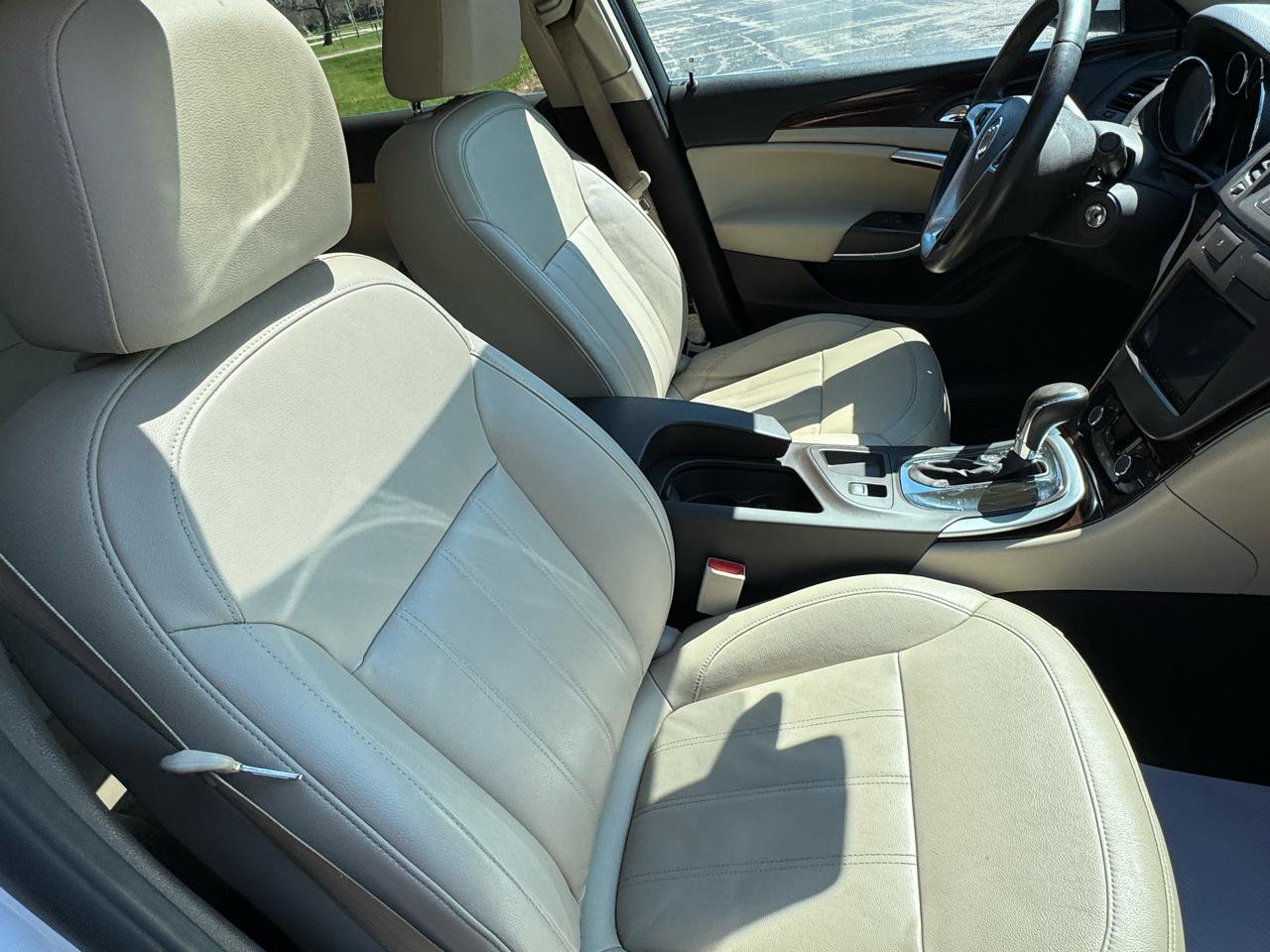 Used 2011 Buick Regal CXL w/ RL2 Preferred Equipment Group image 28