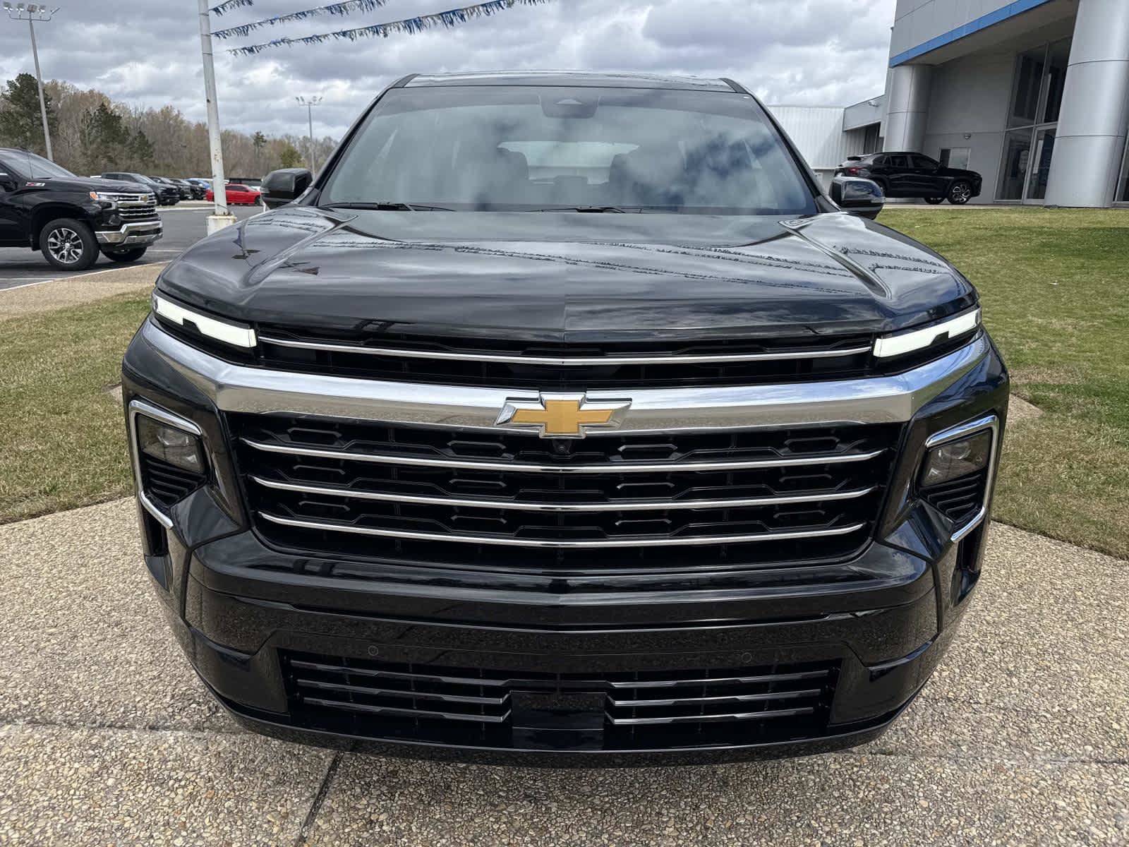 New 2026 Chevrolet Traverse High Country FWD image 2