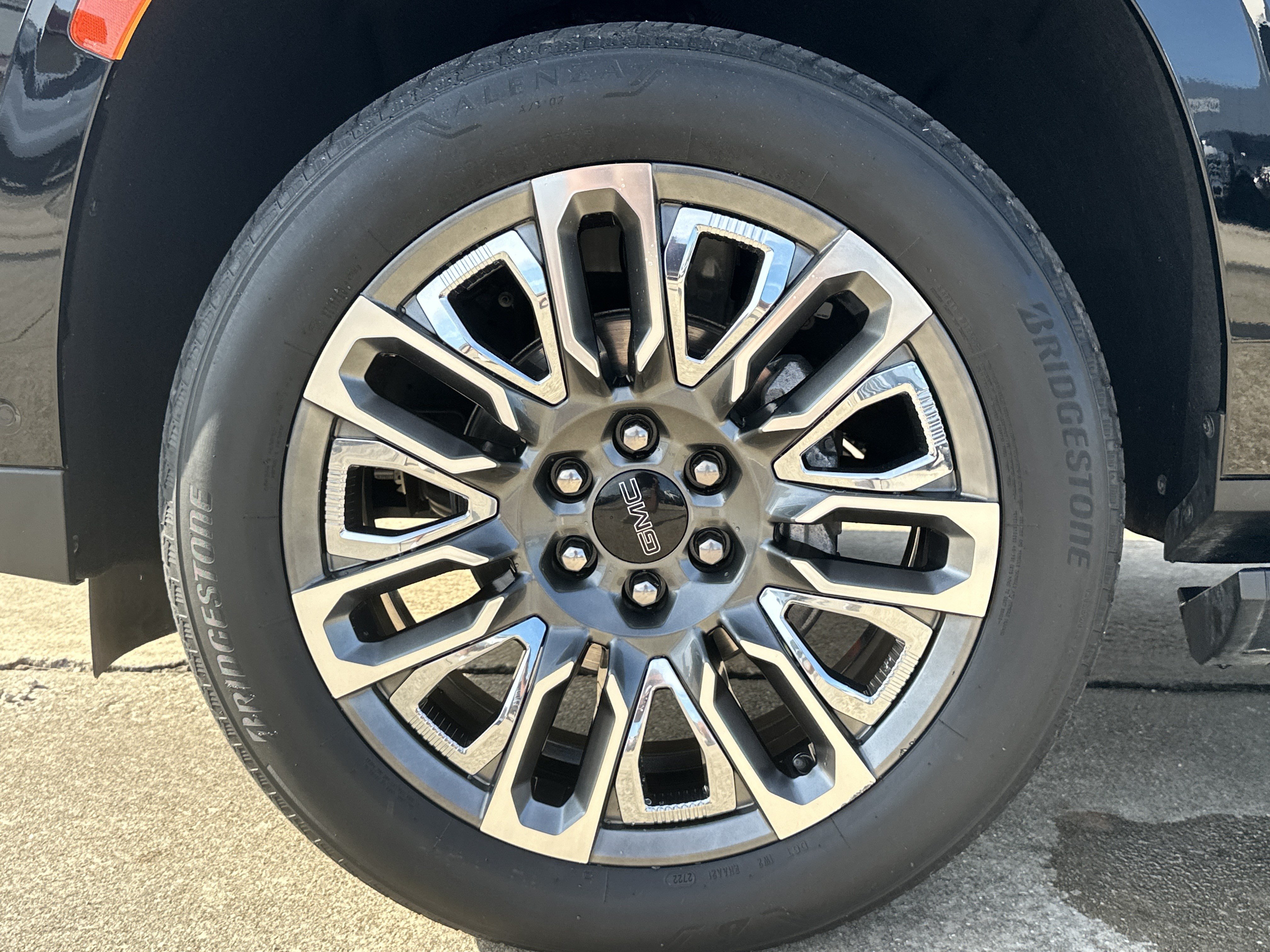 Certified 2023 GMC Yukon XL Denali Ultimate AWD/4WD image 12
