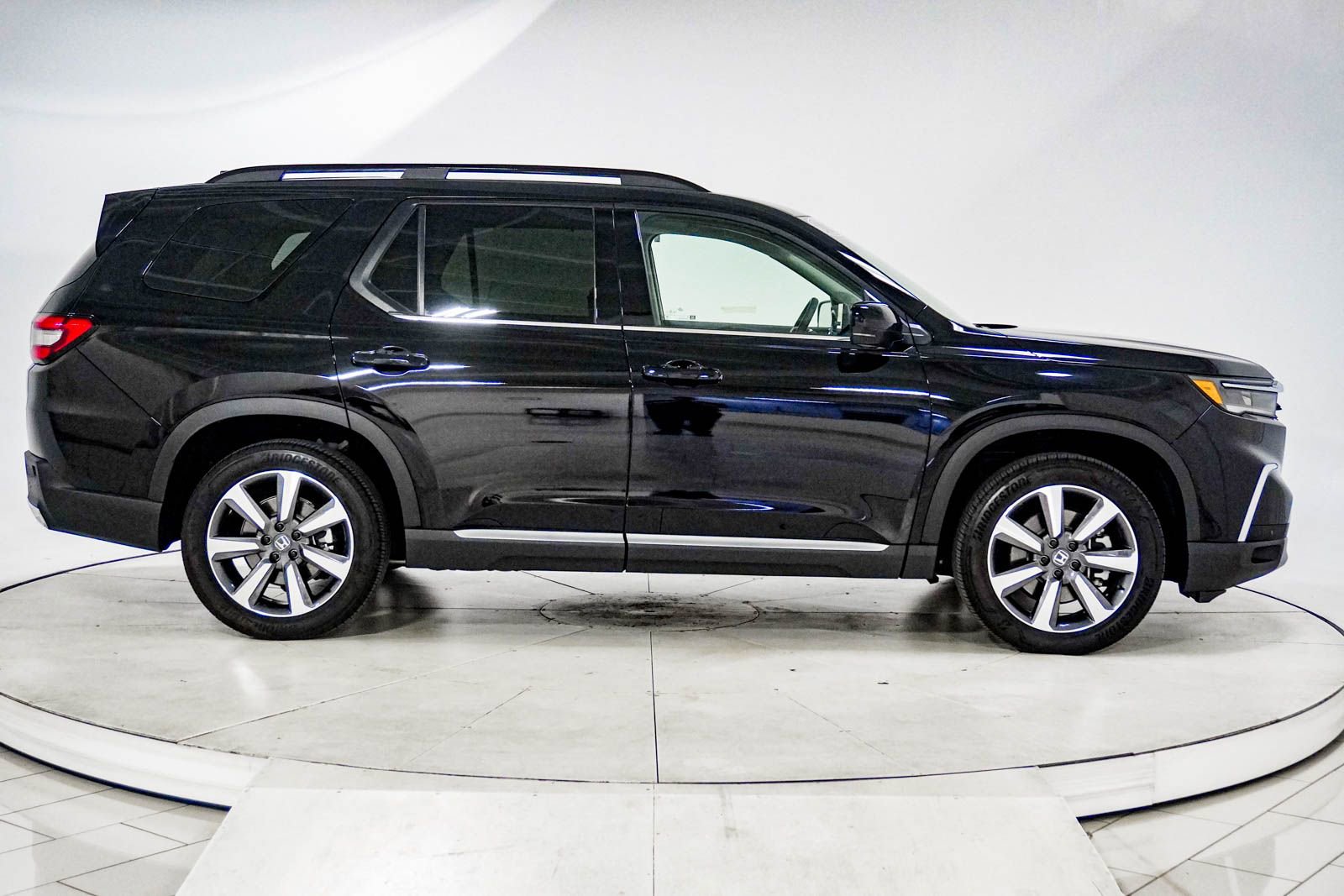 Certified 2025 Honda Pilot Elite image 13