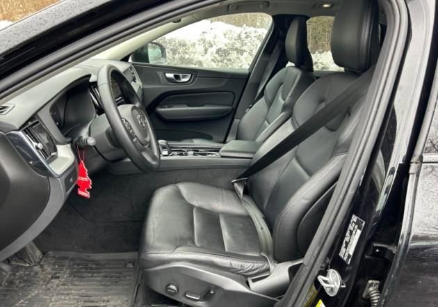 Used 2024 Volvo XC60 B5 Core w/ Protection Package Premier image 5
