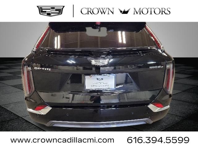 Used 2025 Cadillac Optiq Luxury 2 w/ LPO, Floor Liner Package AWD/4WD image 4