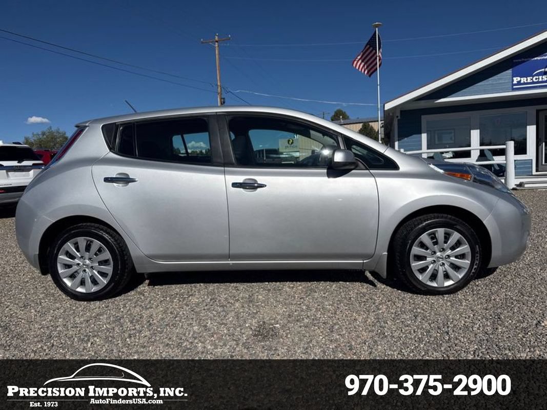 Used 2017 Nissan Leaf S w/ Charge Package FWD image 3