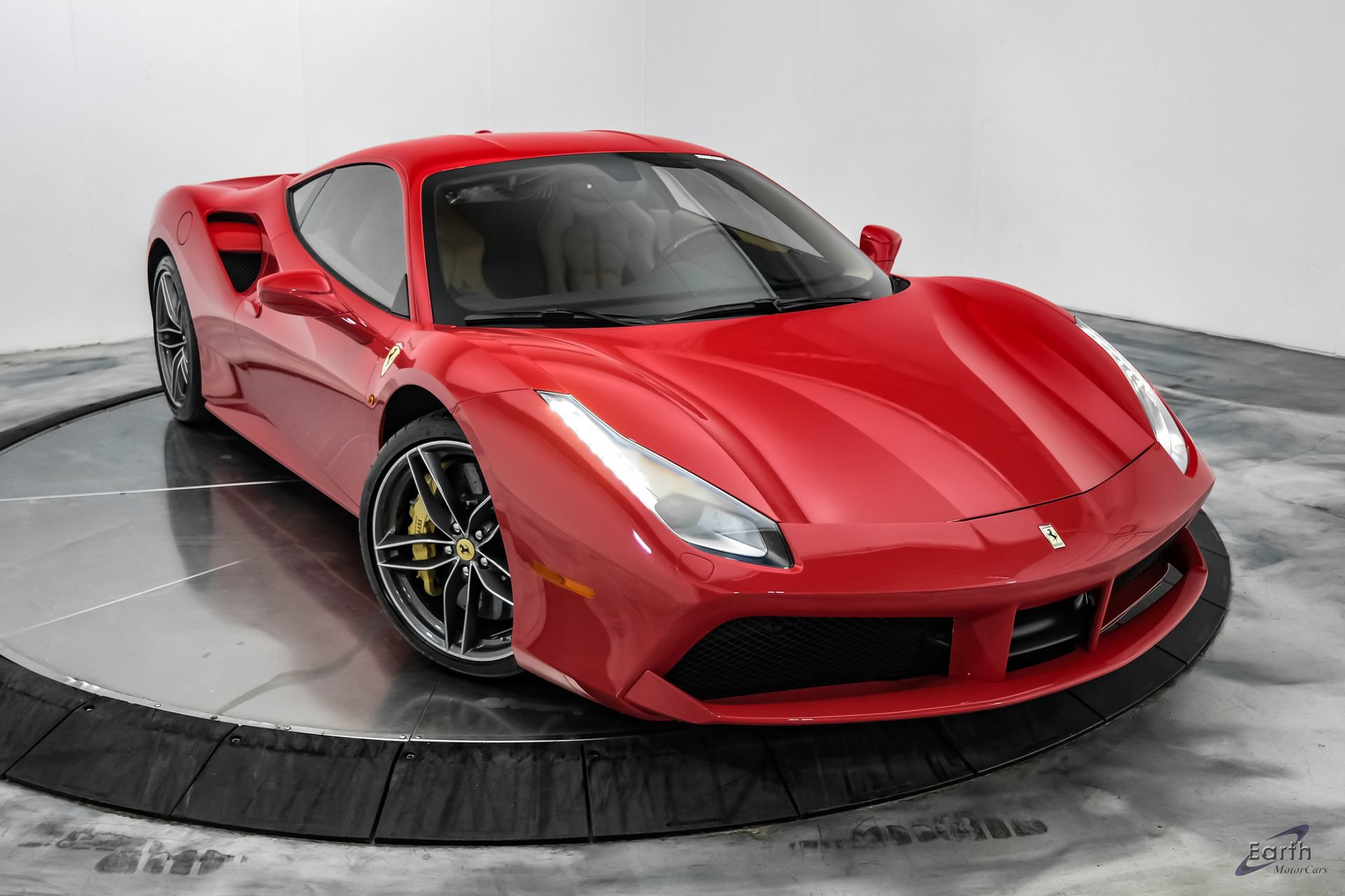Used 2017 Ferrari 488 GTB RWD image 29