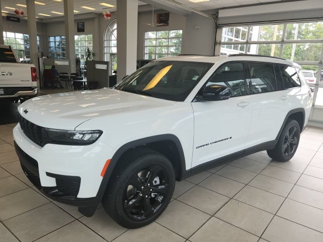 New 2024 Jeep Grand Cherokee L Altitude AWD/4WD image 5
