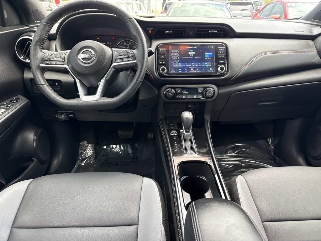 Used 2023 Nissan Kicks SR w/ SR Premium Package FWD image 16