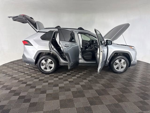 Used 2022 Toyota RAV4 XLE image 15