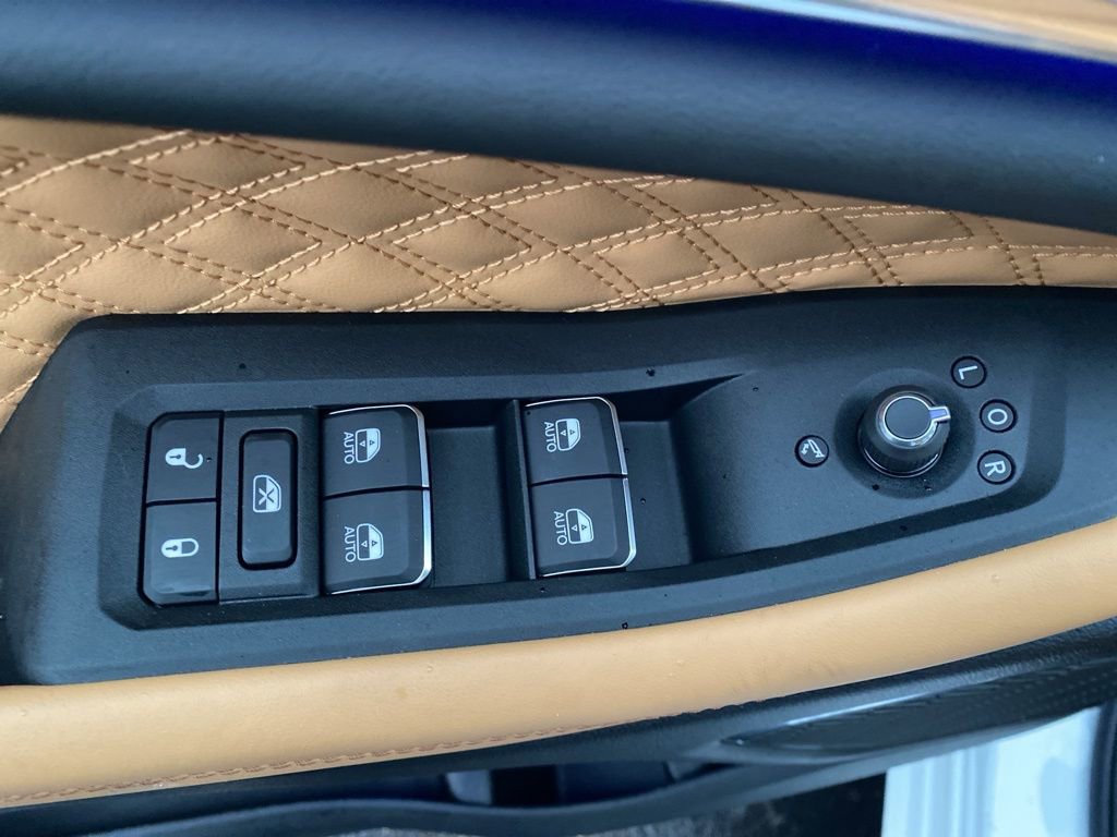 New 2025 Jeep Grand Cherokee L Summit w/ Obsidian Package image 11