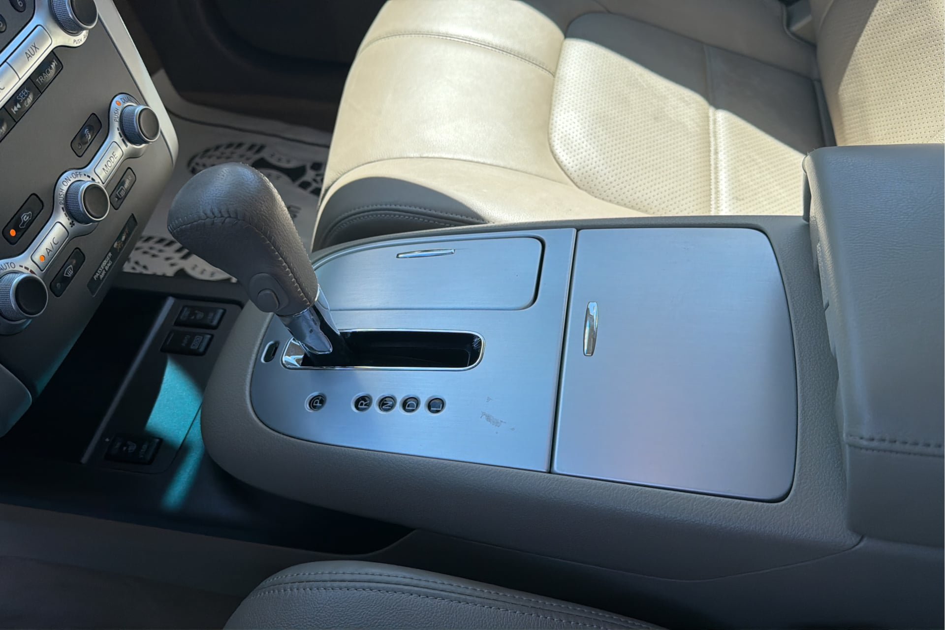 Used 2014 Nissan Murano SL AWD/4WD image 26