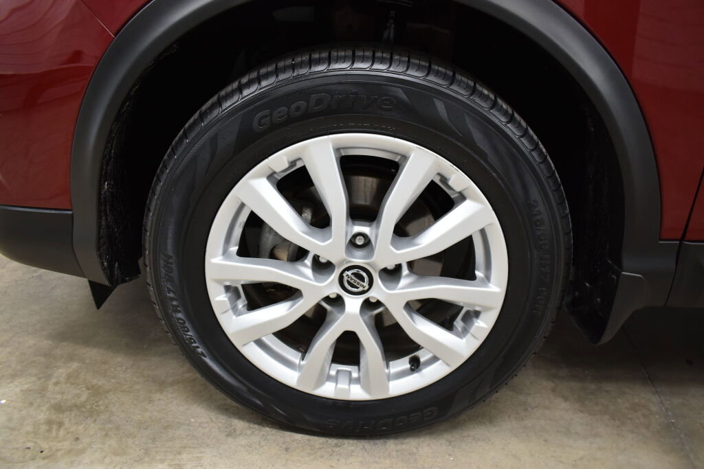 Used 2020 Nissan Rogue Sport SV w/ All-Weather Package image 33