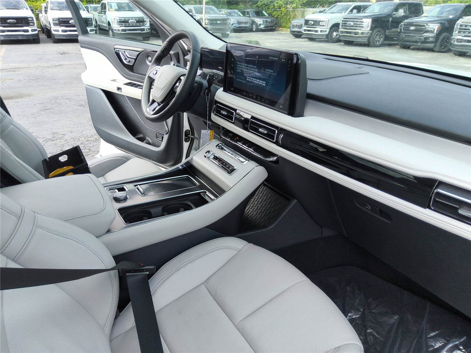 New 2026 Lincoln Aviator Reserve w/ Illumination Package RWD image 26