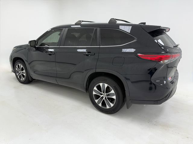 Used 2023 Toyota Highlander XLE FWD image 37