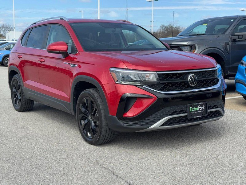 Used 2022 Volkswagen Taos SE image 2