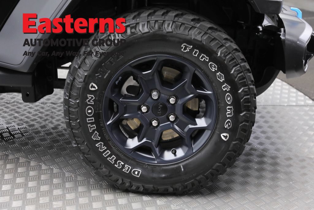 Used 2023 Jeep Wrangler Unlimited w/ Cold Weather Group AWD/4WD image 32