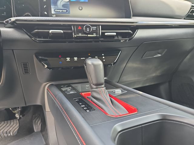 Used 2025 Nissan Kicks SR FWD image 34