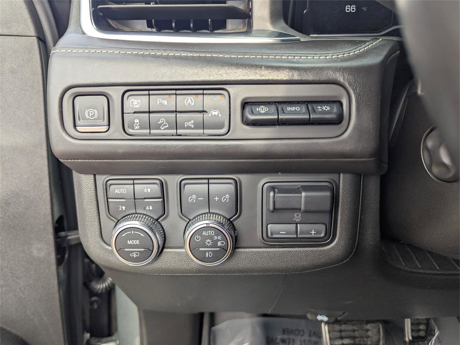 Used 2023 GMC Yukon XL Denali Ultimate w/ LPO, Floor Liner Package image 28