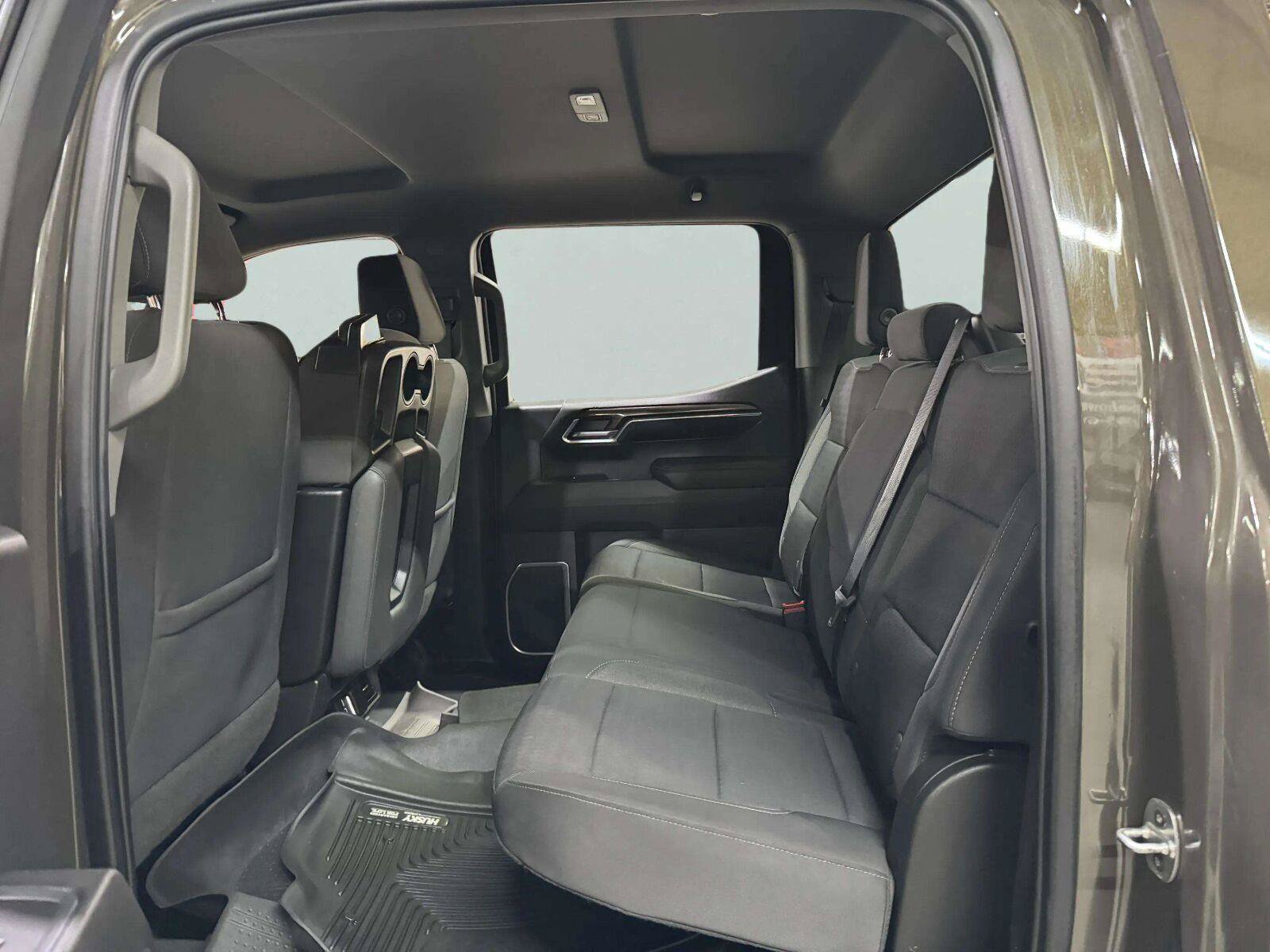 Used 2023 Chevrolet Silverado 1500 LT AWD/4WD image 33