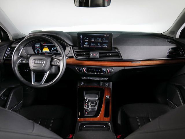 Used 2021 Audi Q5 e Premium Plus image 12