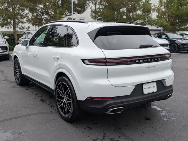 Certified 2025 Porsche Cayenne AWD/4WD image 3