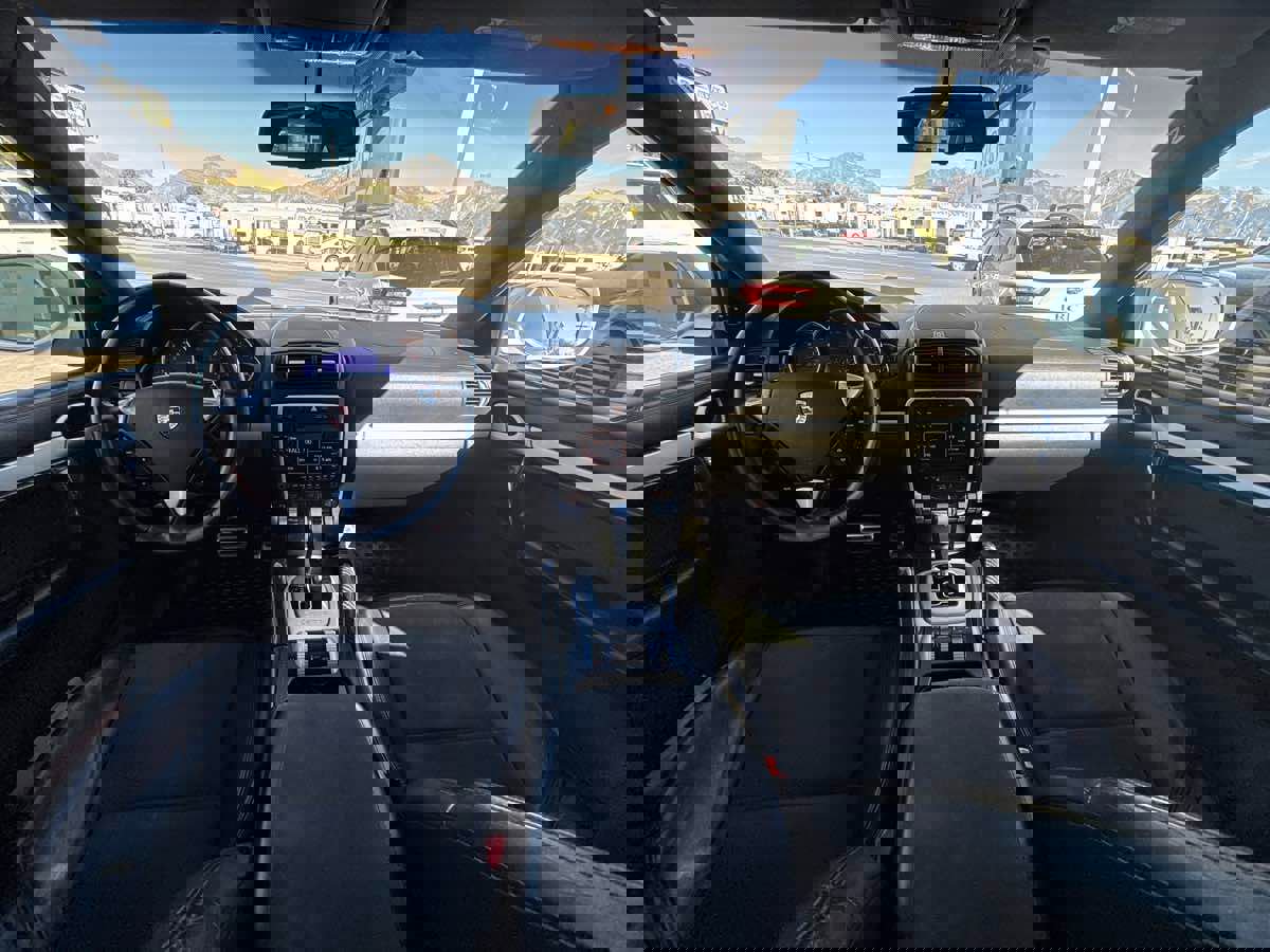 Used 2008 Porsche Cayenne GTS image 13