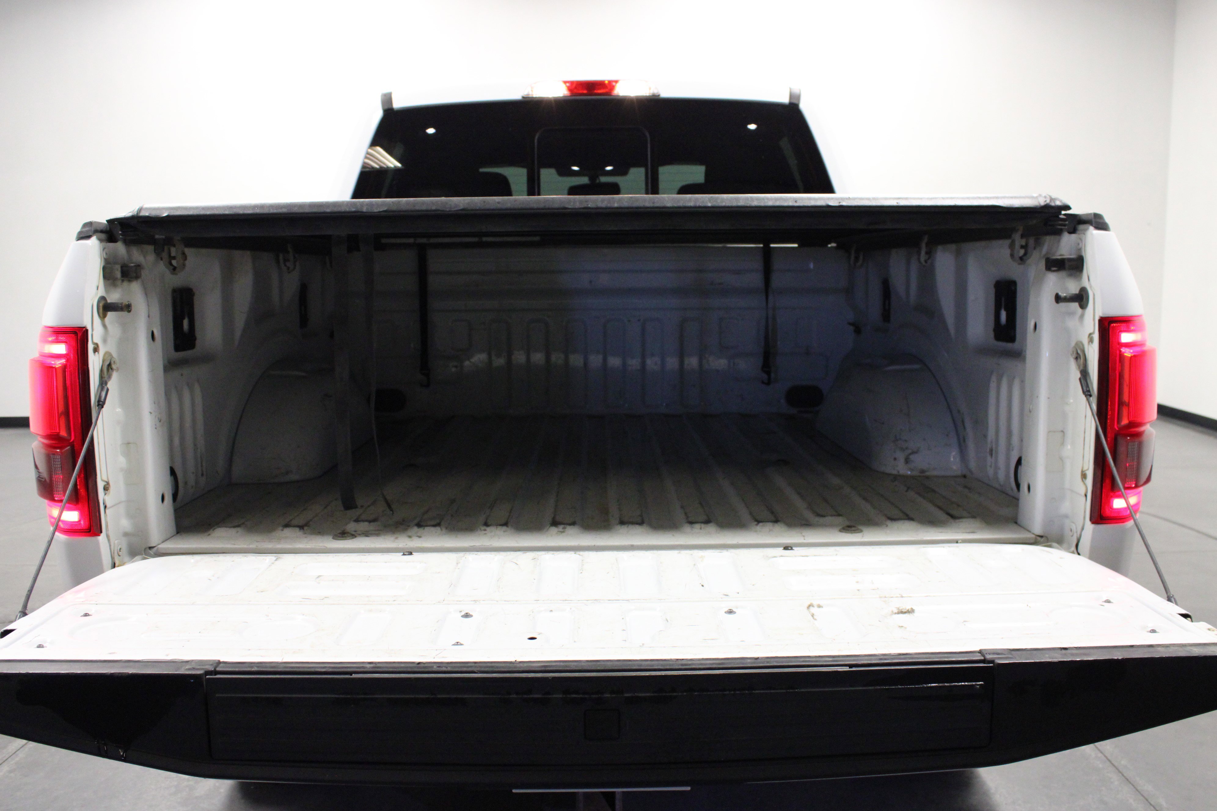 Used 2016 Ford F150 XLT w/ Equipment Group 302A Luxury image 14