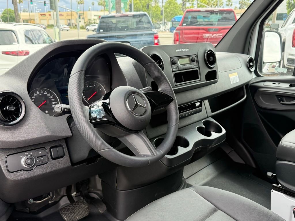 New 2025 Mercedes-Benz Sprinter 2500 image 24