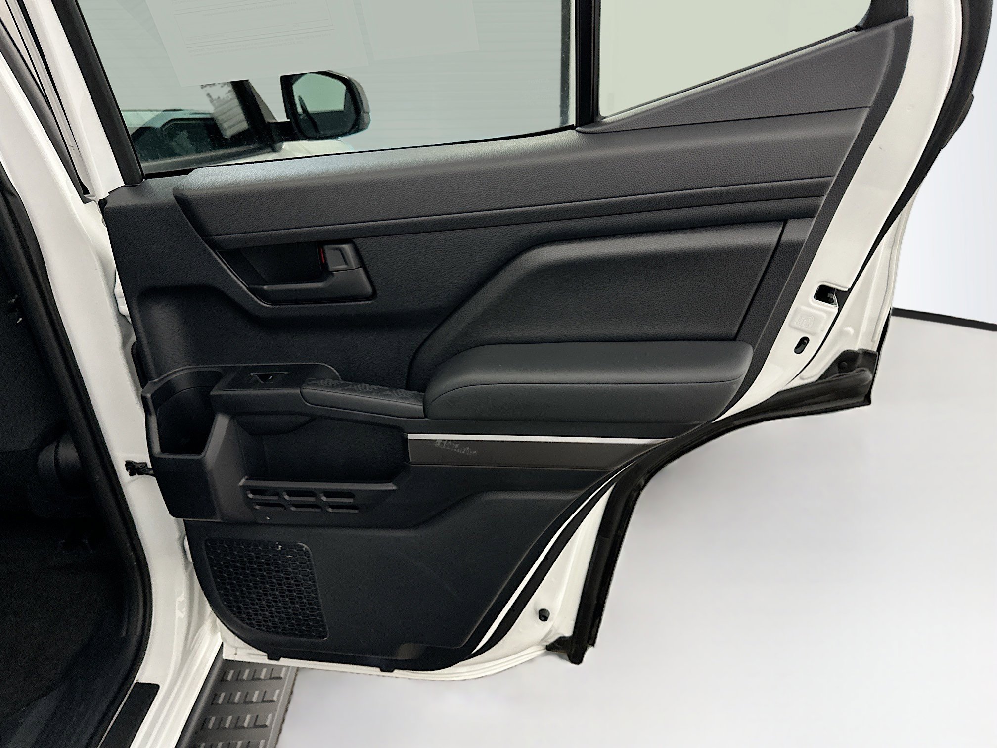 Used 2025 Toyota 4Runner SR5 image 31