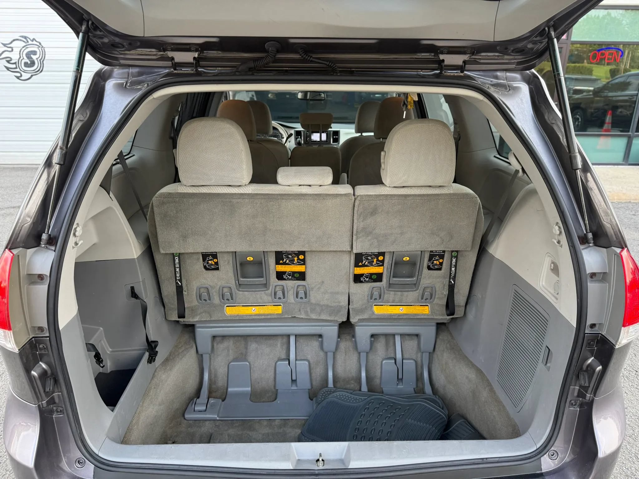 Used 2012 Toyota Sienna LE FWD image 24