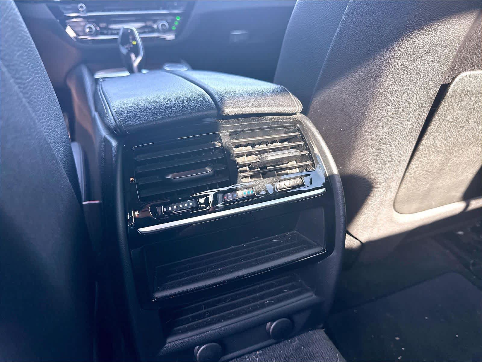 Used 2018 BMW 540i w/ M Sport Package RWD image 13