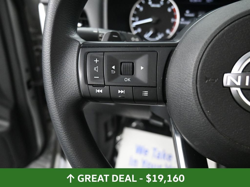 Used 2024 Nissan Rogue SV image 34