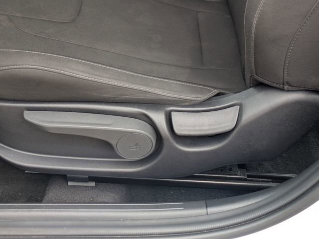 Used 2024 Hyundai Elantra SEL image 17