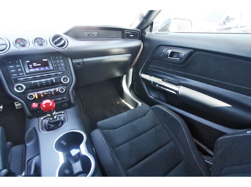 Used 2016 Ford Mustang Shelby GT350 w/ Track Package RWD image 12