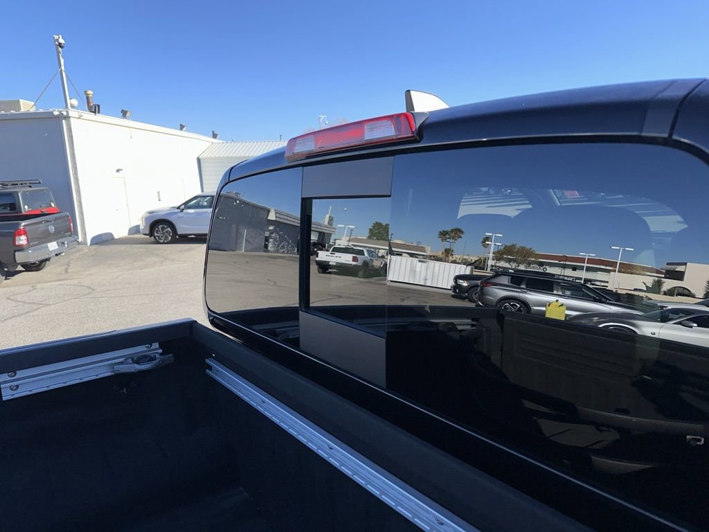 Used 2022 Nissan Frontier PRO-4X w/ Pro-4X Premium Package image 11