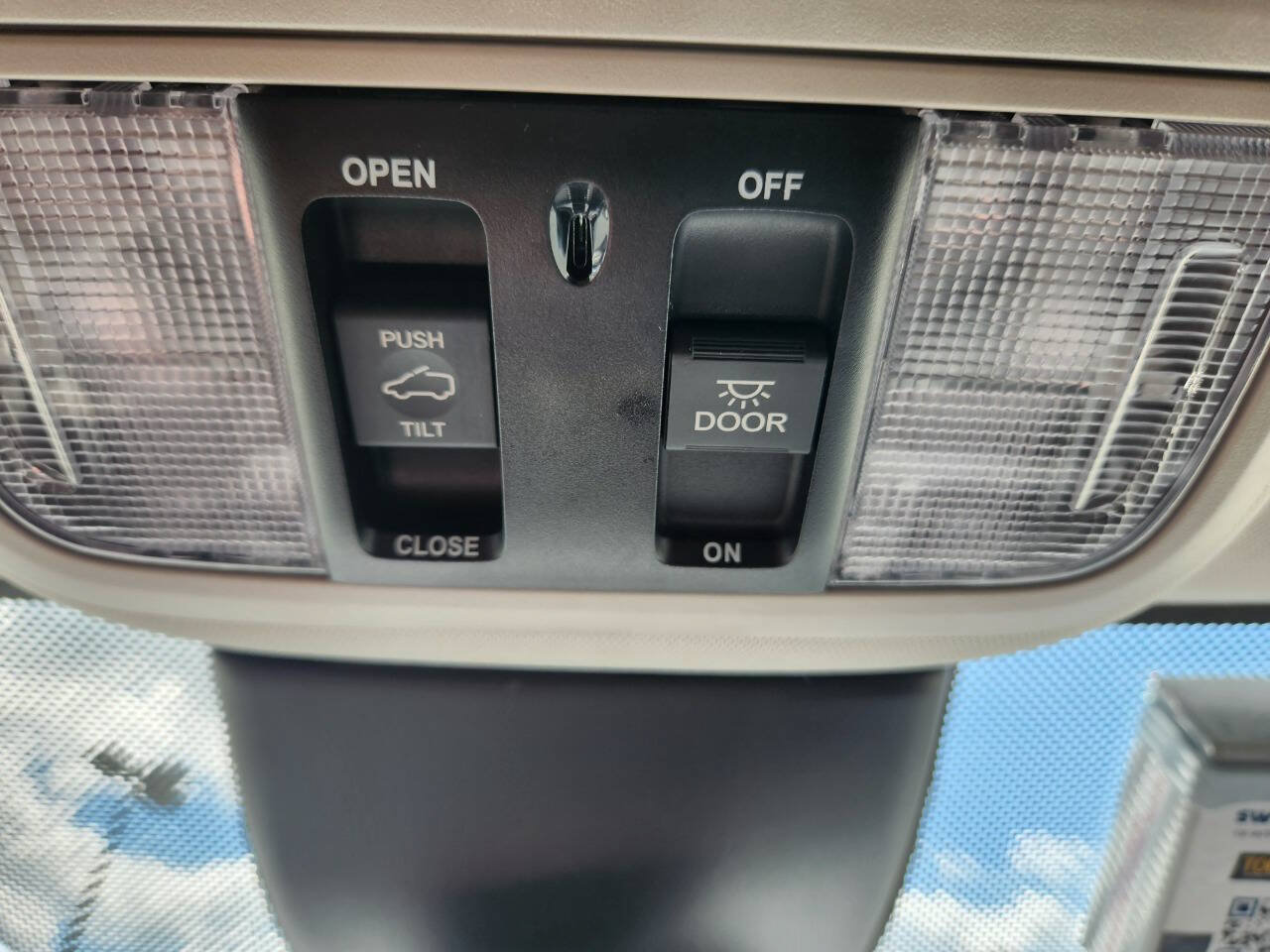 Used 2025 Honda Odyssey EX-L image 28