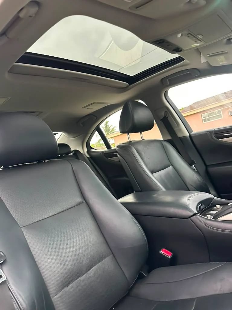 Used 2016 Lexus LS 460 AWD w/ Comfort Package image 19