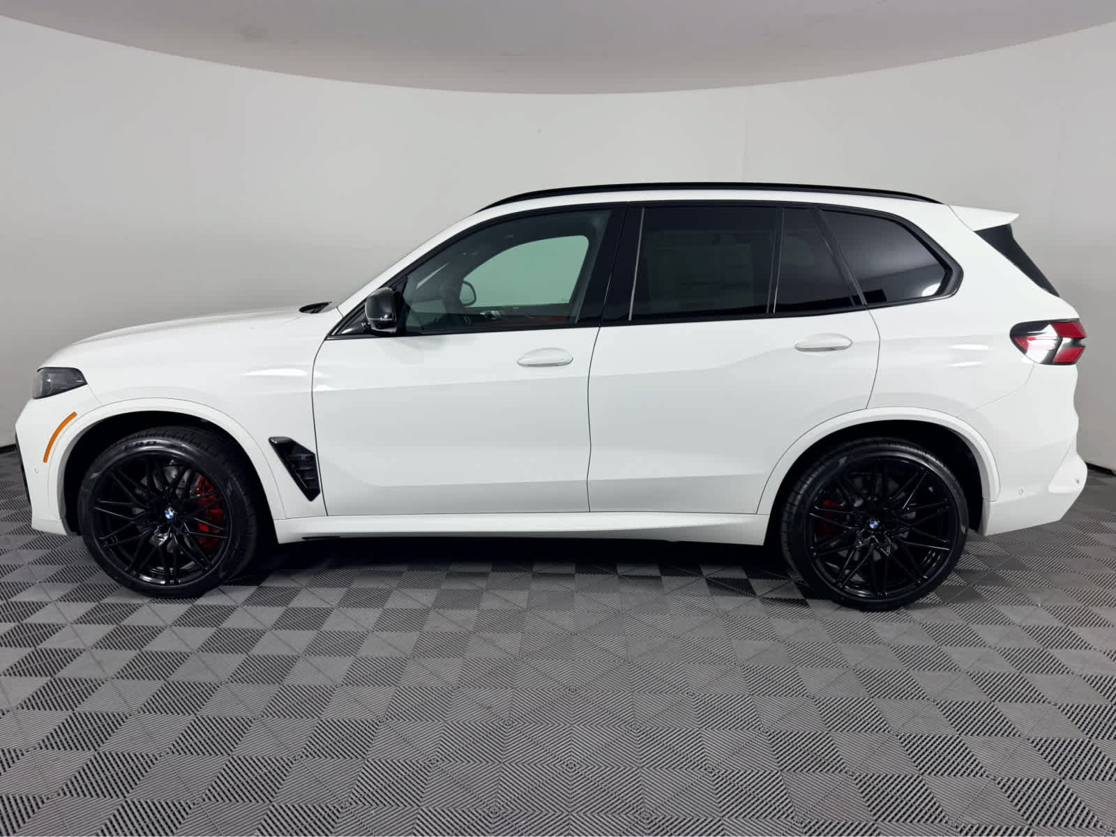 New 2026 BMW X5 M Competition w/ Executive Package AWD/4WD image 6