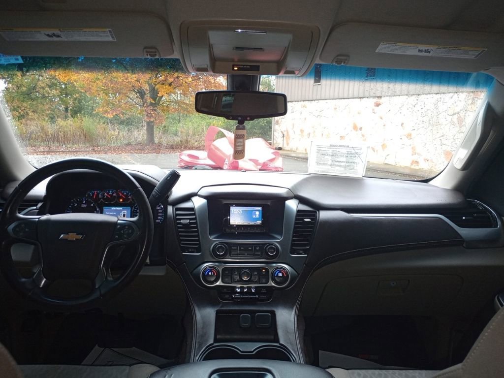 Used 2015 Chevrolet Suburban LS image 14