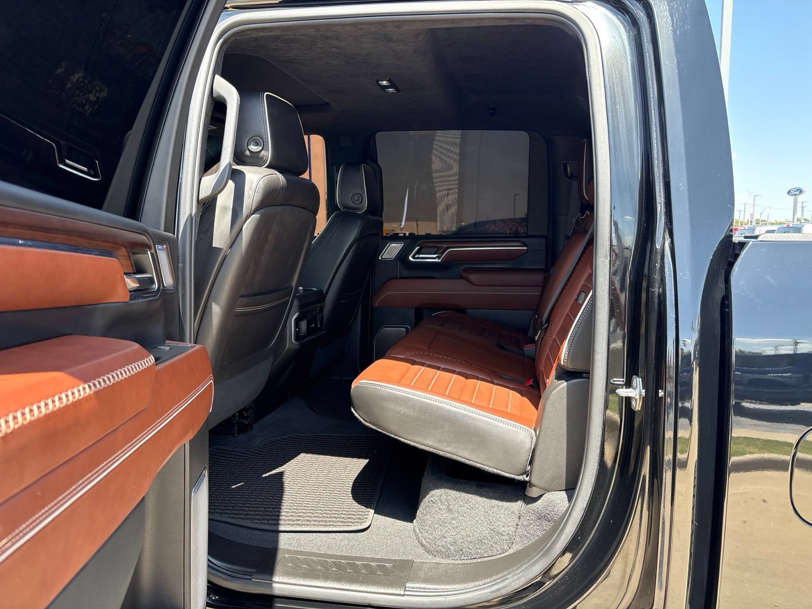 Used 2024 GMC Sierra 2500 Denali Ultimate AWD/4WD image 12