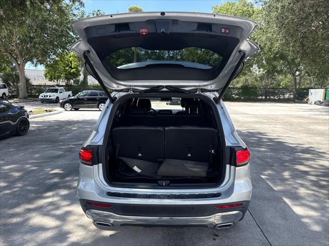Used 2020 Mercedes-Benz GLB 250 w/ Premium Package image 34