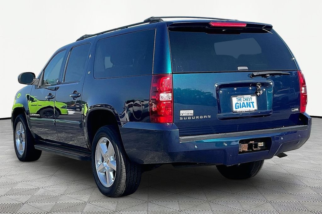 Used 2007 Chevrolet Suburban LT AWD/4WD image 4