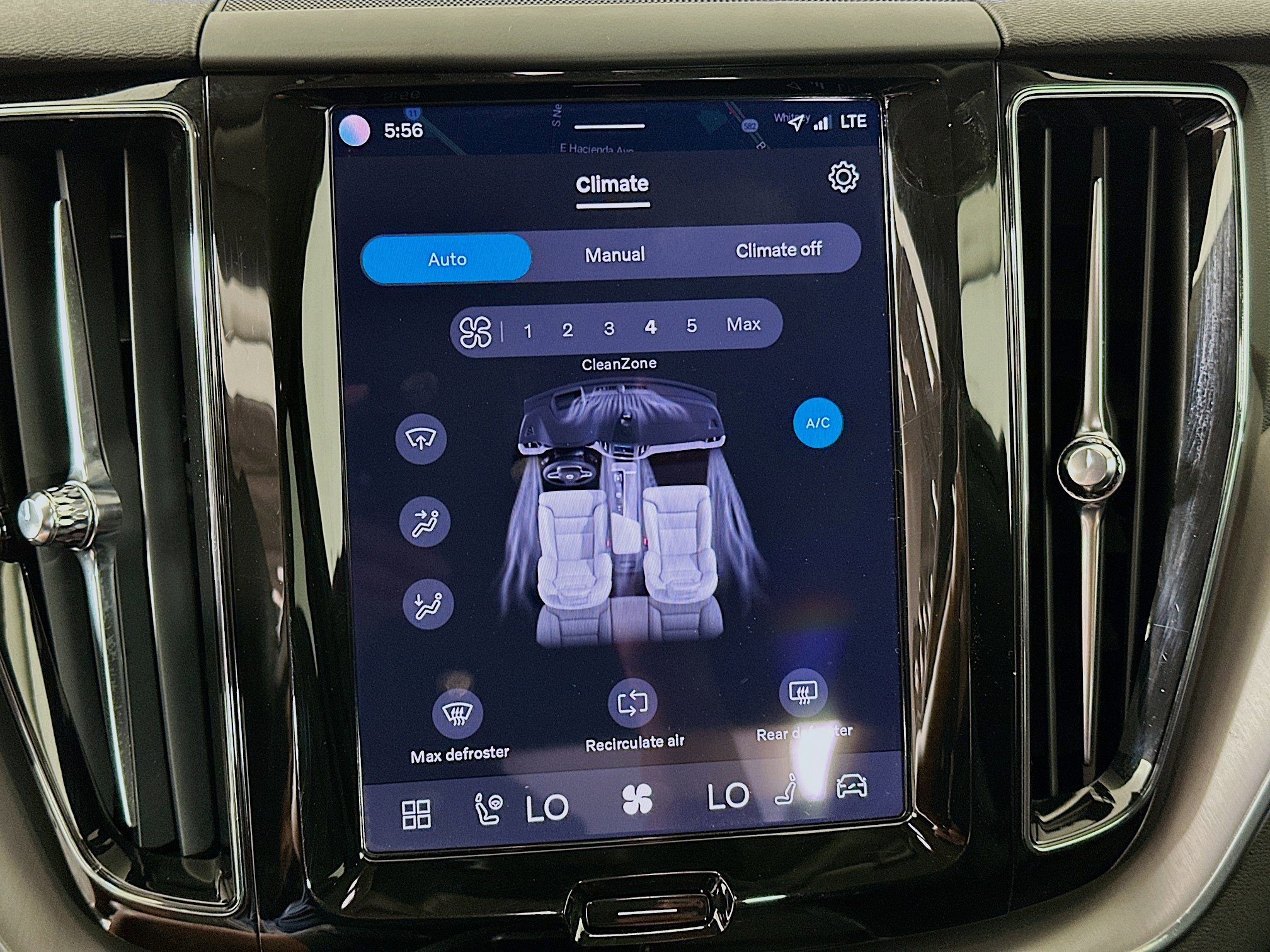 Used 2025 Volvo XC60 B5 Core image 24