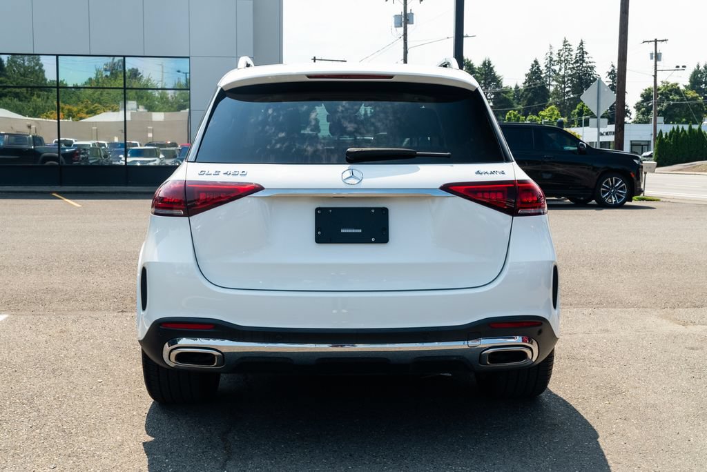 Used 2021 Mercedes-Benz GLE 450 4MATIC w/ AMG Line Exterior image 5