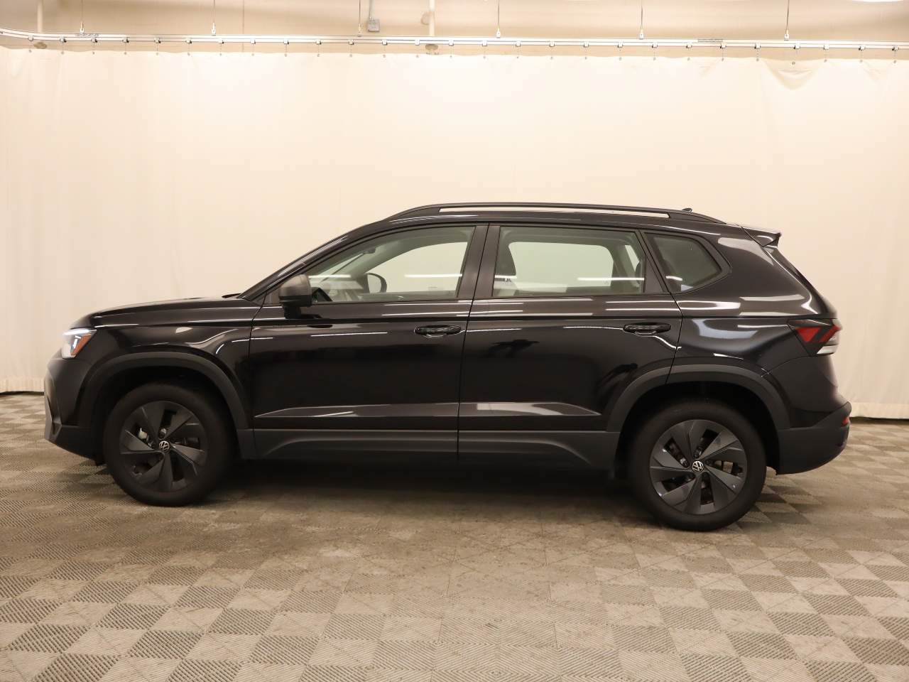 Used 2025 Volkswagen Taos S FWD image 2